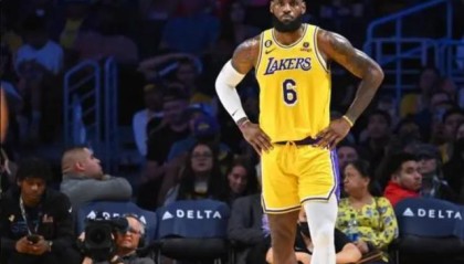 开云体育博彩-赛季得分新高+7记三分 詹姆斯带队两连胜强势回归