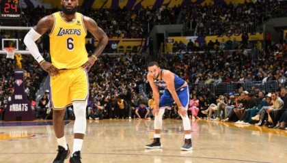 开云投注-十大经典比赛点缀詹姆斯加冕历史得分王之路