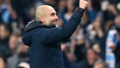 “两分”之遥！曼城“追猎者”模式启动！“7500万先生”或黯然离队|瓜迪奥拉|阿尔特塔|阿森纳|球队|赛季_新浪体育_新浪新闻