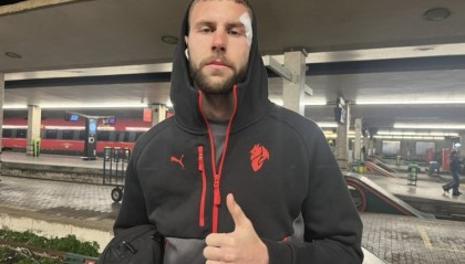 kaiyun app-此前眉骨缝了9针！意媒：帕夫洛维奇回归参加米兰合练