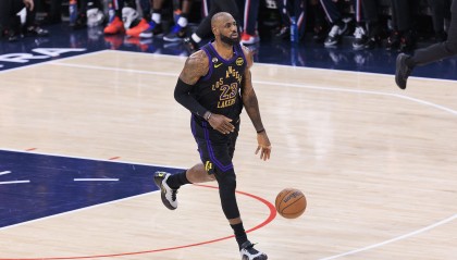 开云投注-Skip：詹姆斯痴迷于看高尔夫球赛 他的坐骨神经痛肯定是由此而来