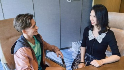 开云体育博彩-专访丘索维金娜：女性永远要爱自己