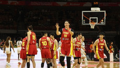 开云体育博彩-女篮惨败张子宇成唯一亮点！18分钟20+11统治内线 2.26米对抗超强|比利时|李月汝|韩旭|比利时女篮|中国女篮_新浪体育_新浪新闻